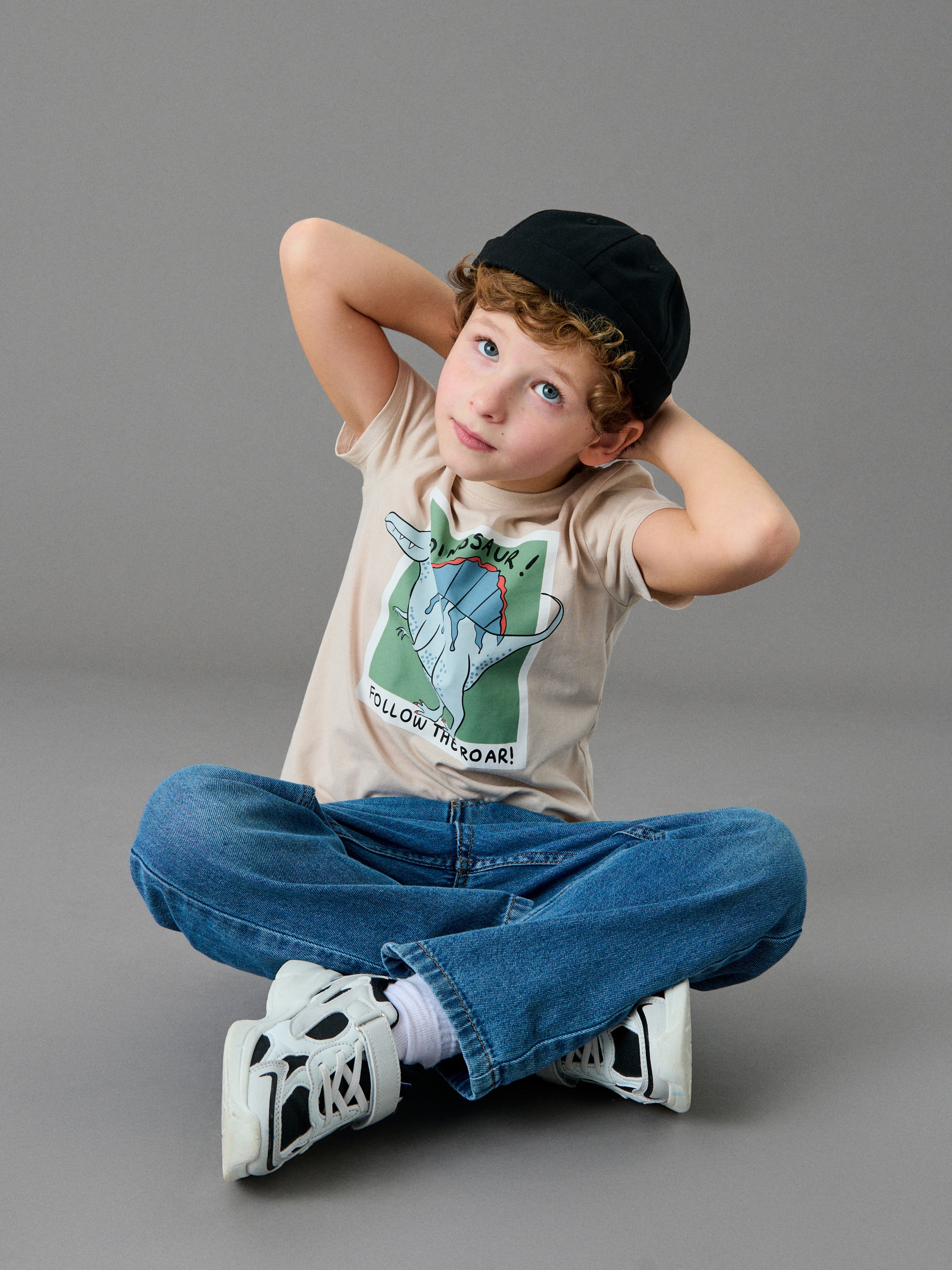 Jeansy loose fit z regulacją w pasie