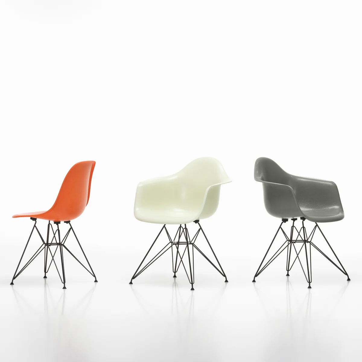 Vitra - Eames Fiberglass Armchair DAR