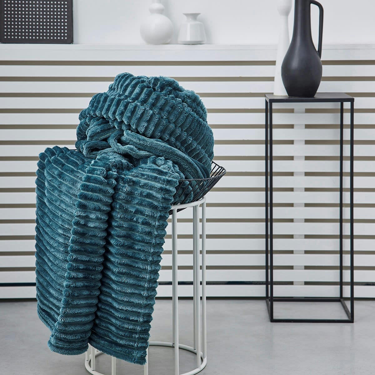 ESSENTIAL - Plaid cotelé uni en Polyester Bleu 150X200 cm