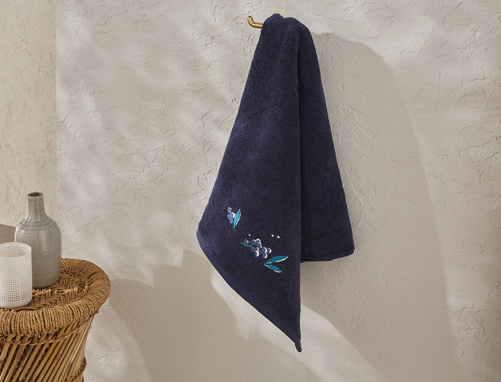 Serviette de bain brodéeBaies célestes