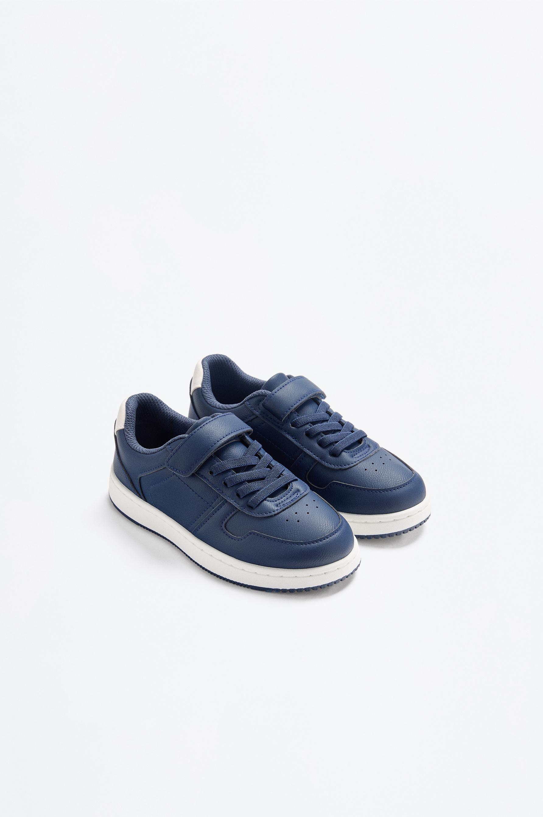 Zapatilla deportiva retro