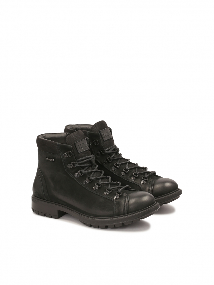 Nubuck boots with Thinsulate insulation