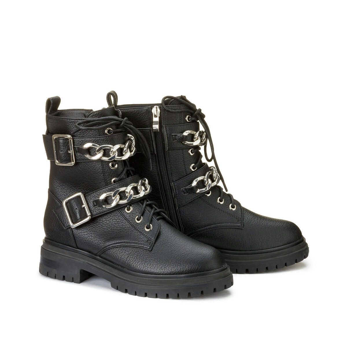 Boots montantes crantées, détail chaîne
