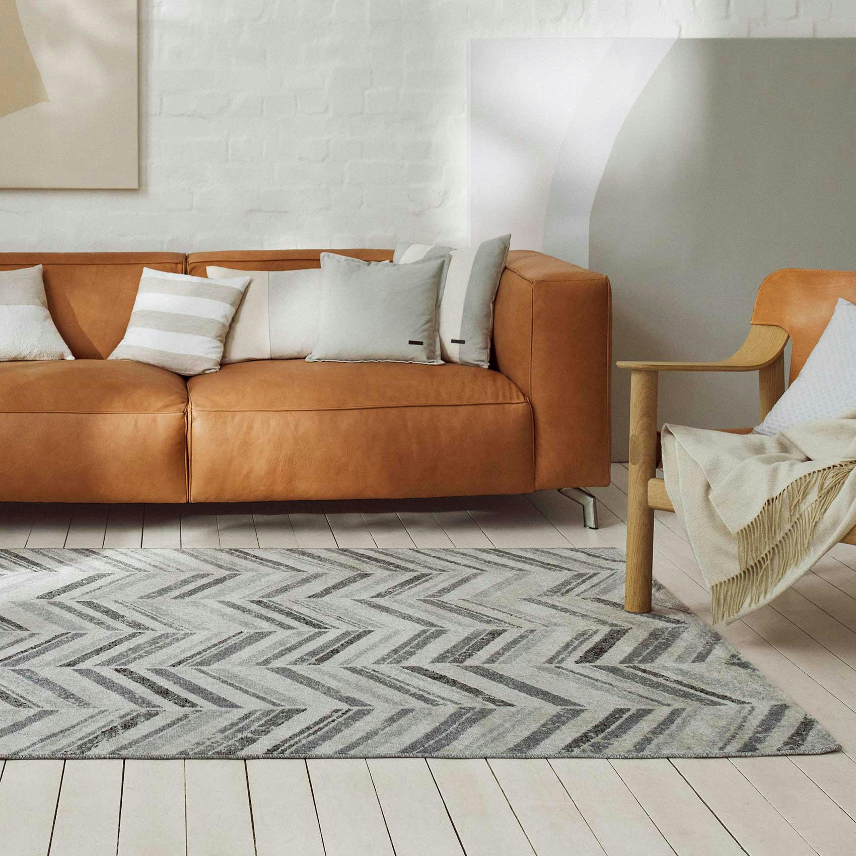 CABANA - Tapis exterieur tissé plat motif chevrons vintage gris 80x150