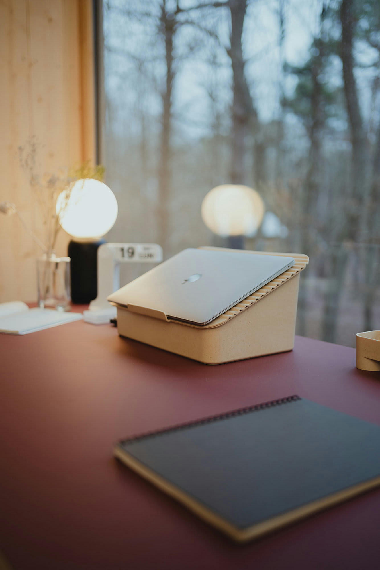 - Support pour ordinateur, réhausseur ergonomique en bioplastique beige