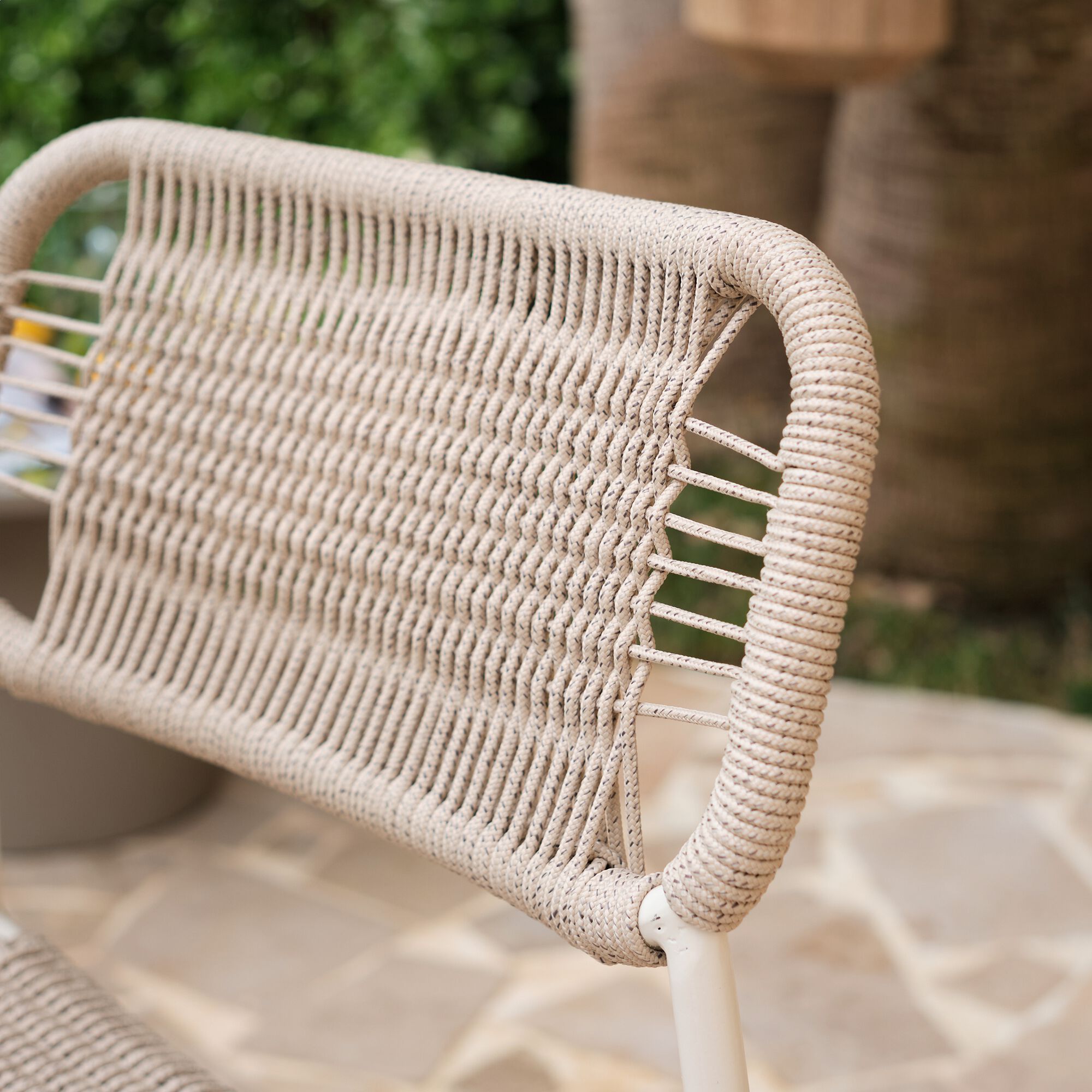 LIAMONE - Chaise de jardin empilable en acier et cordage - beige