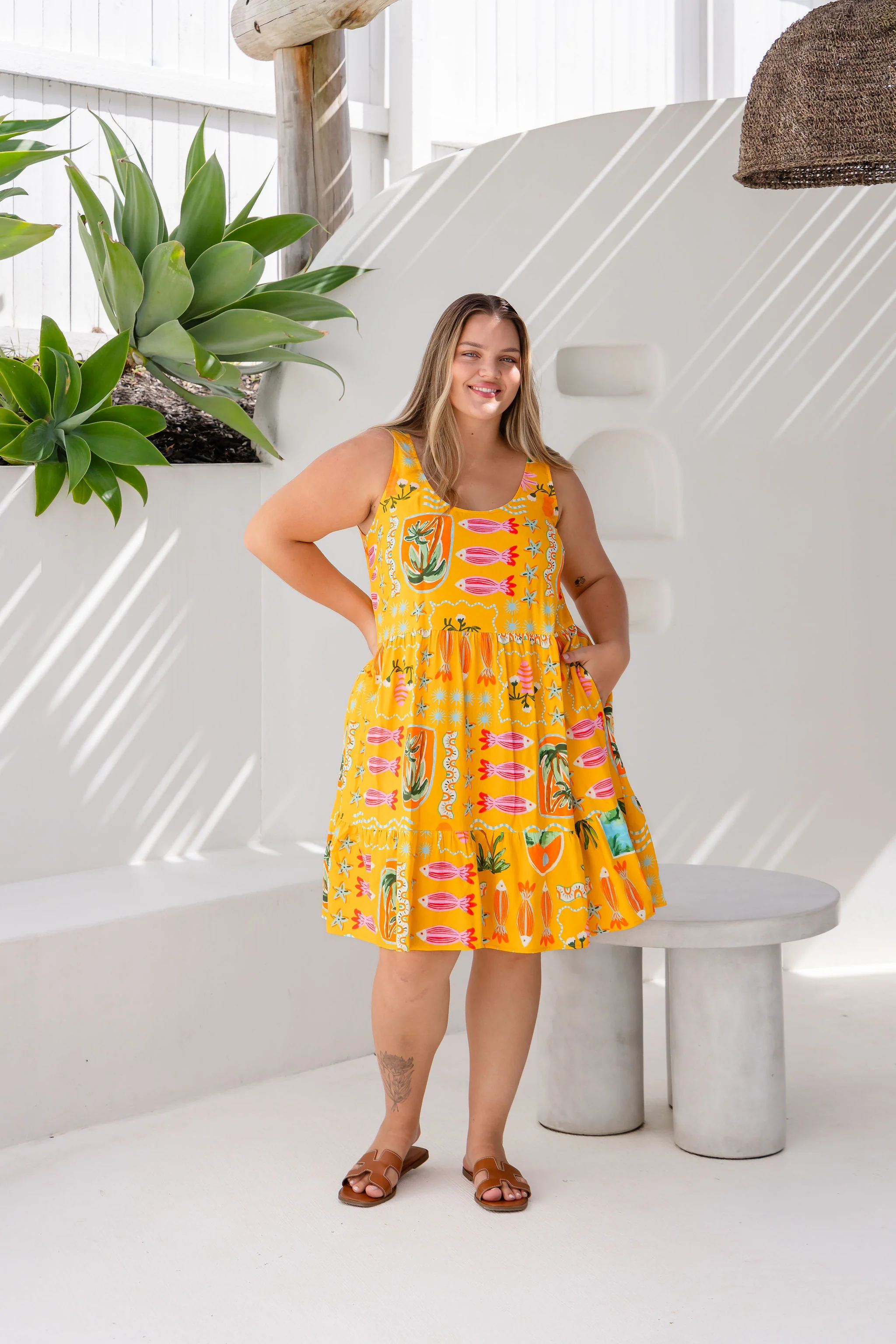 Tony Linen Blend Dress in Star Fish Fiesta