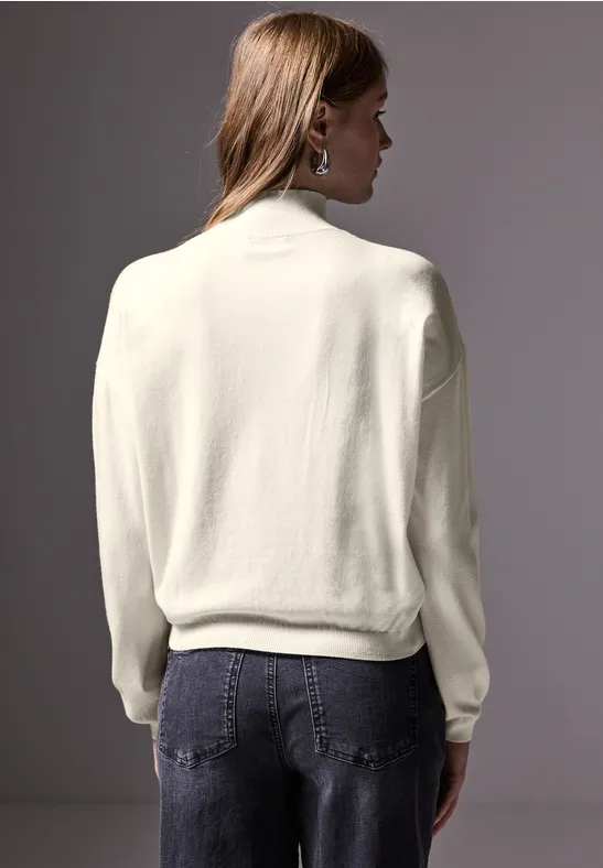 Kurzer Strickpullover