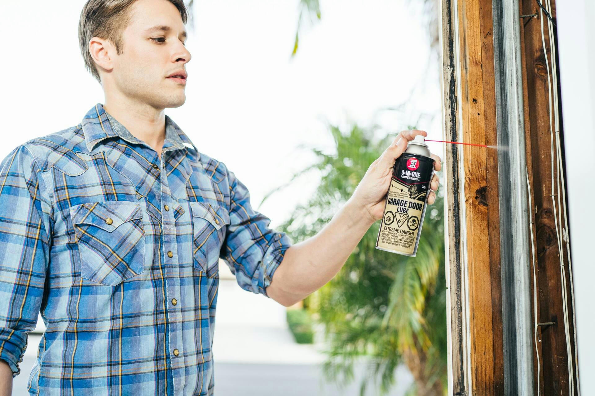 3-in-One Professional Garage Door Lubricant, 311-g