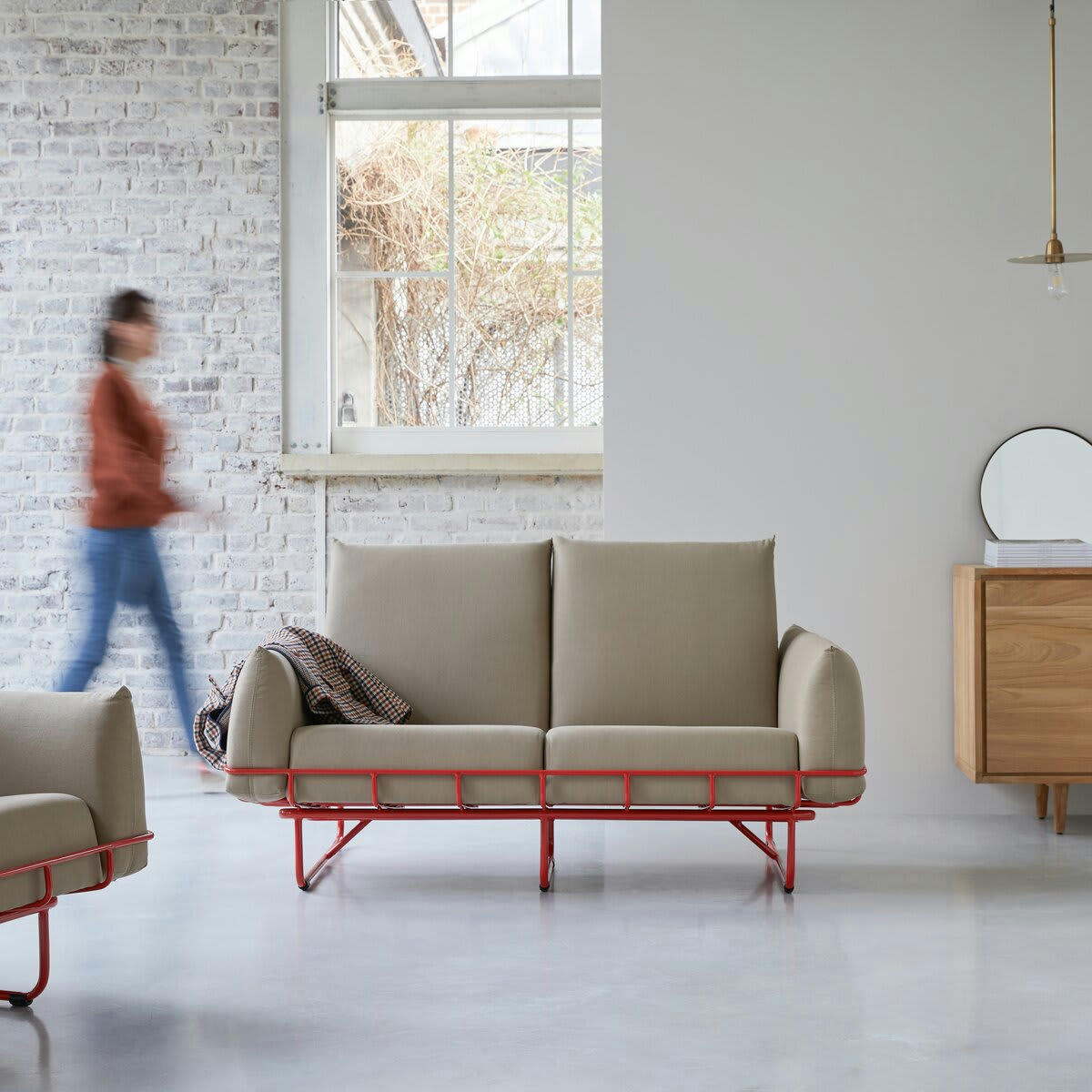 JONAS - Canapé en tissu camel, 2 places