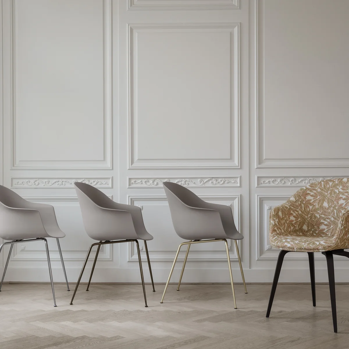 Gubi - Bat Dining Stuhl (Metall)