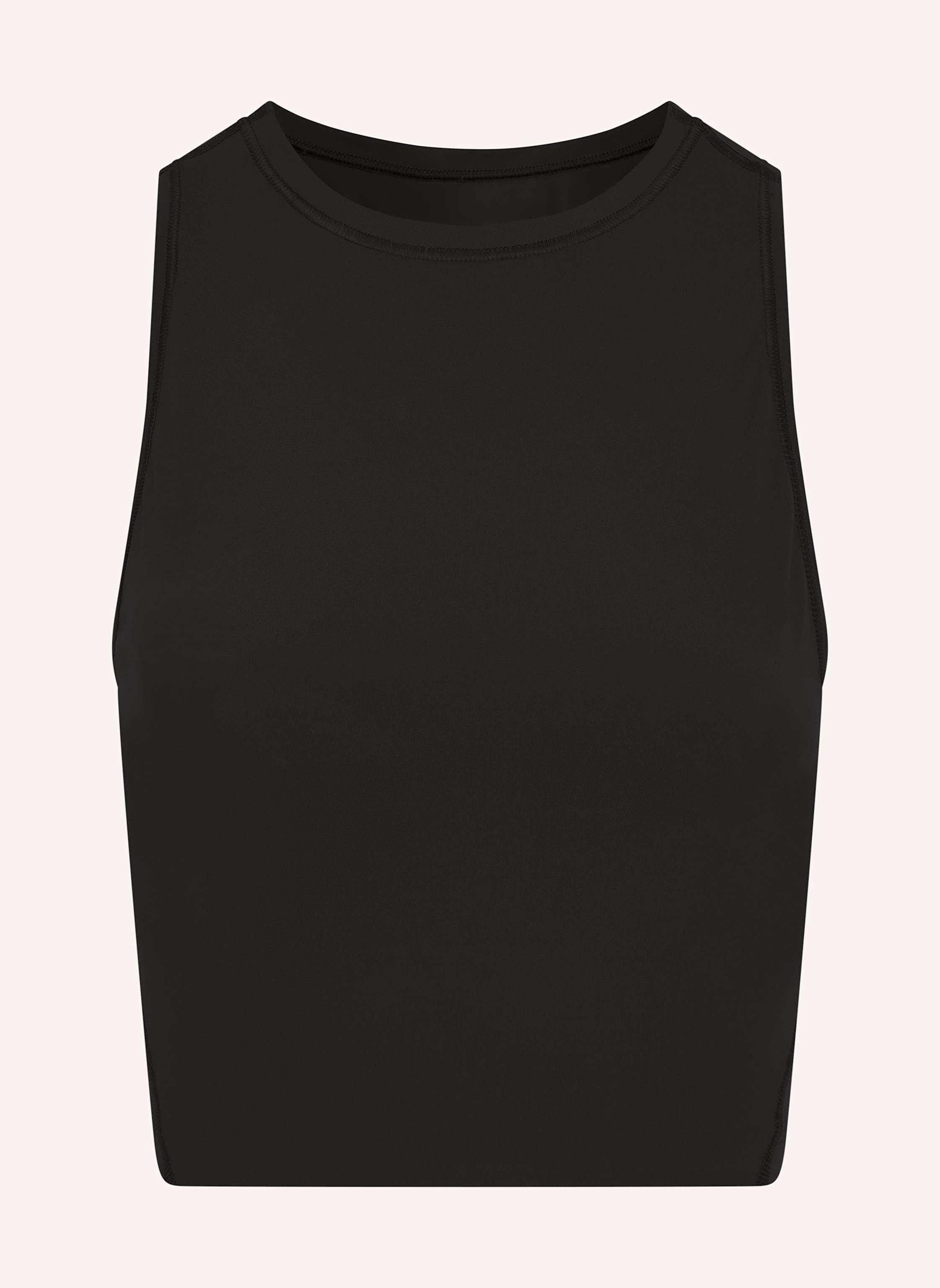 On Cropped-Top STUDIO