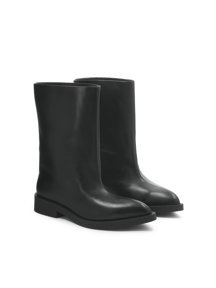 Black boots with a wide upper