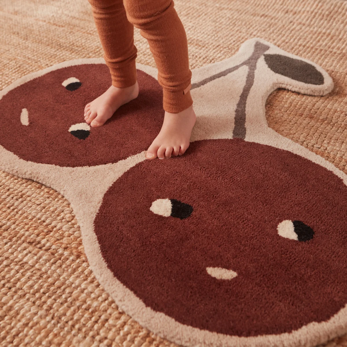 OYOY - Cherry Kinderteppich, 76 x 86 cm, muskat