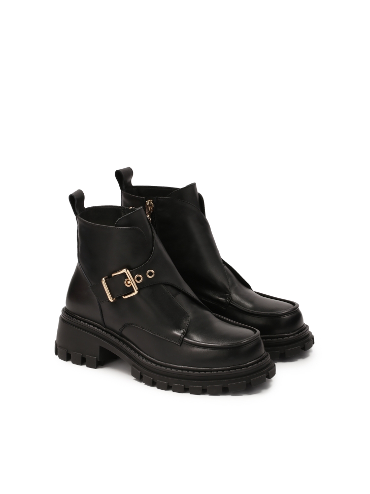 Leather boots with decorative buckle flap