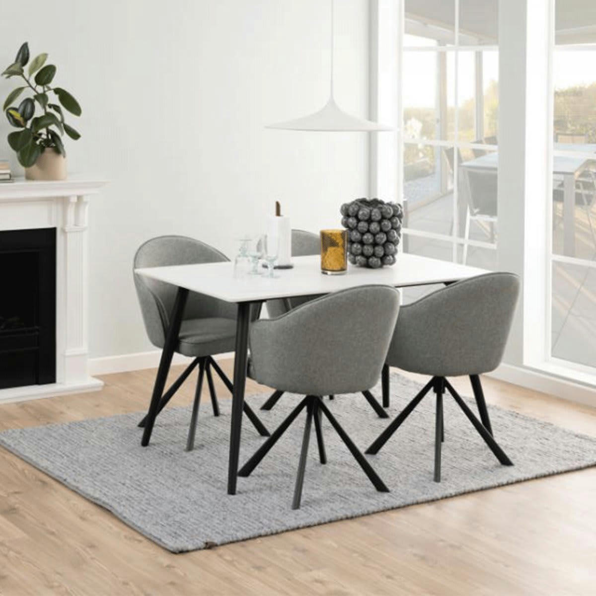 WIKA - Table à manger 4 personnes effet marbre pieds noirs