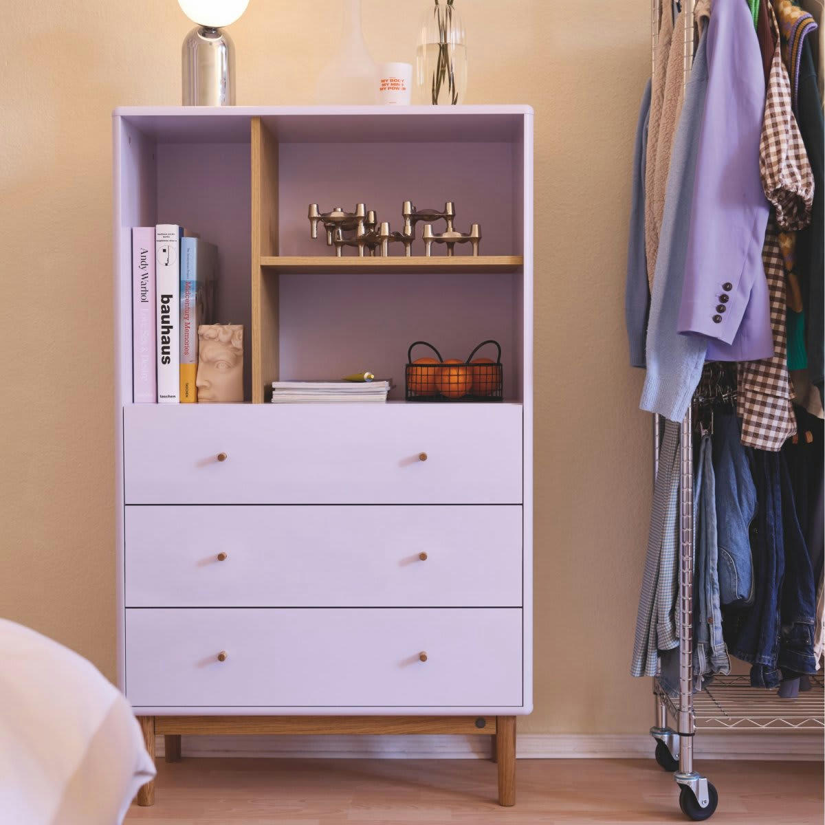 MARCEAU - Buffet haut en bois avec étagères et tiroirs rose