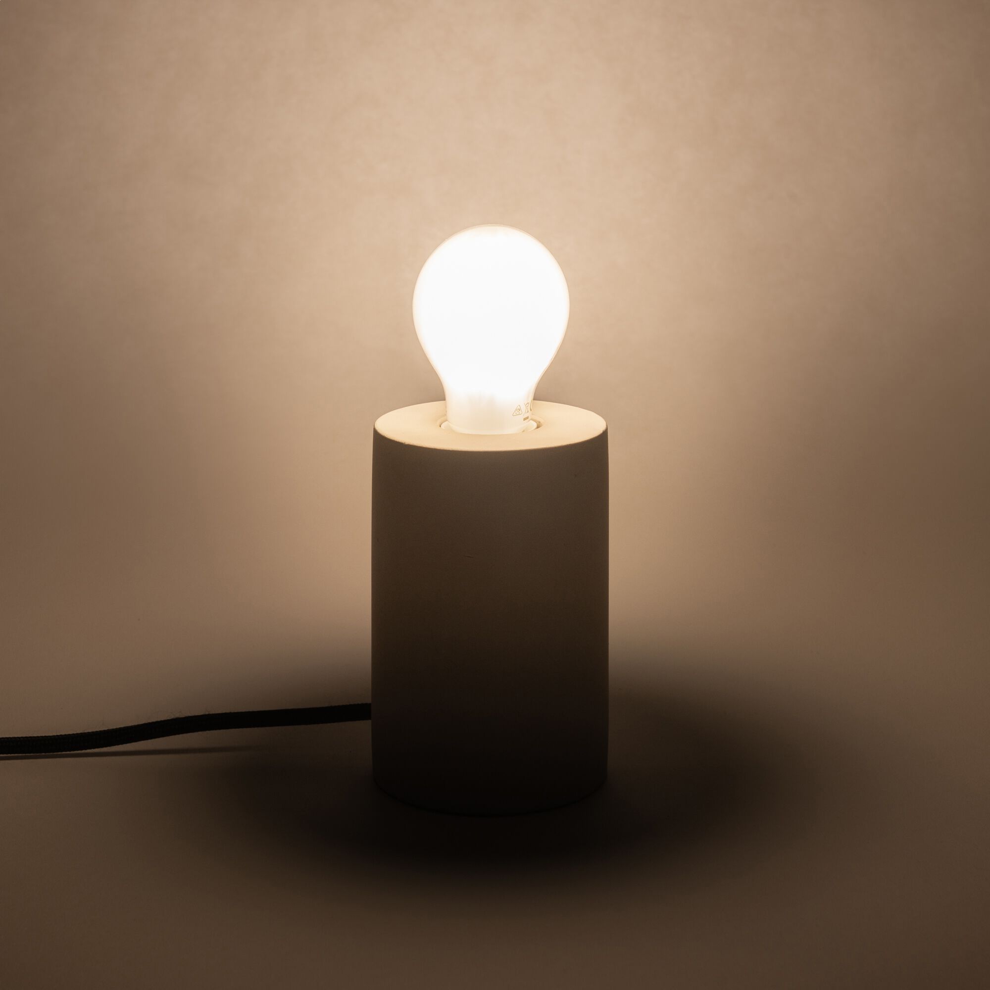 STANDARD - Lot de 2 ampoules LED standard lumière neutre - E27 8W D6cm blanc