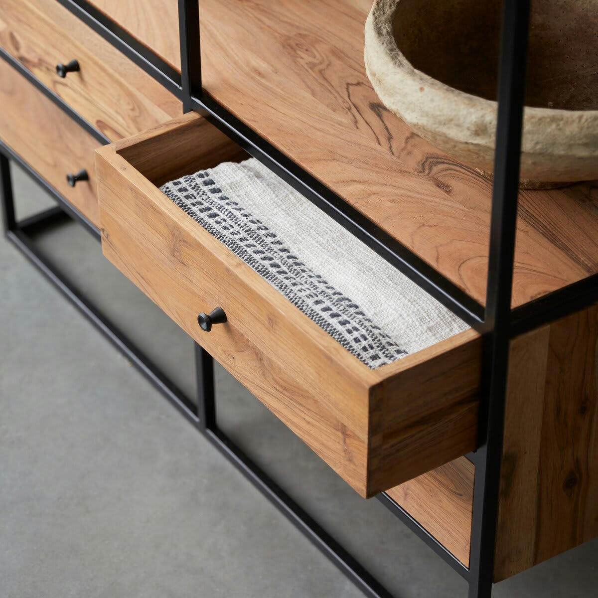 AGRA - Bibliothèque en acacia massif et métal