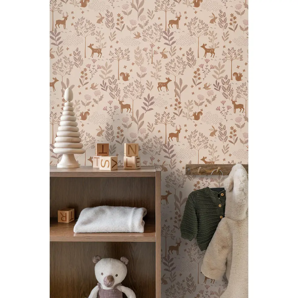 ESTAhome behang bos met bosdieren lila roze - 53 cm x 10.05 m