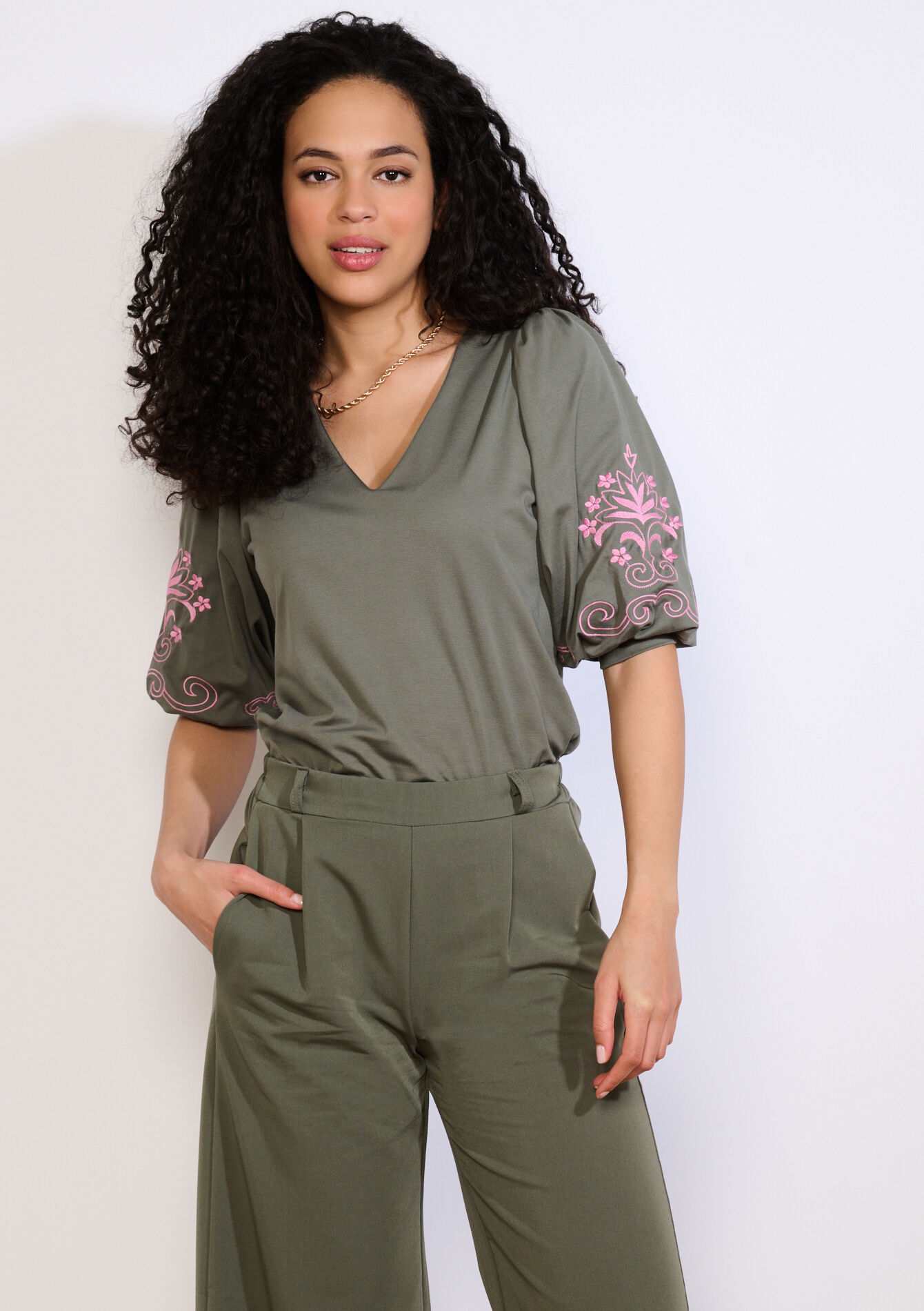 Geborduurd top met ballonmouwen