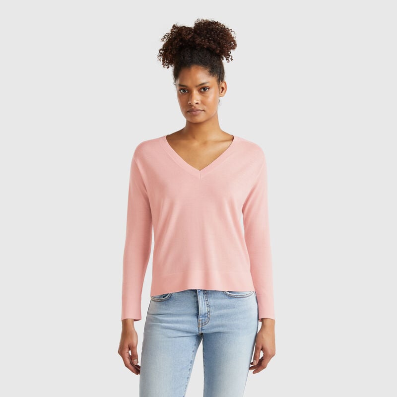 Sweater with V-neck in pure Merino wool