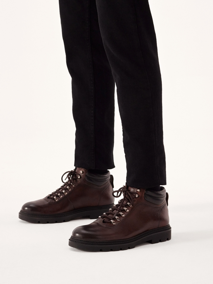 Lace-up brown leather boots