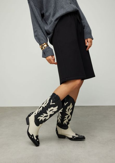 Zwarte leren cowboylaarzen met sierstiksels