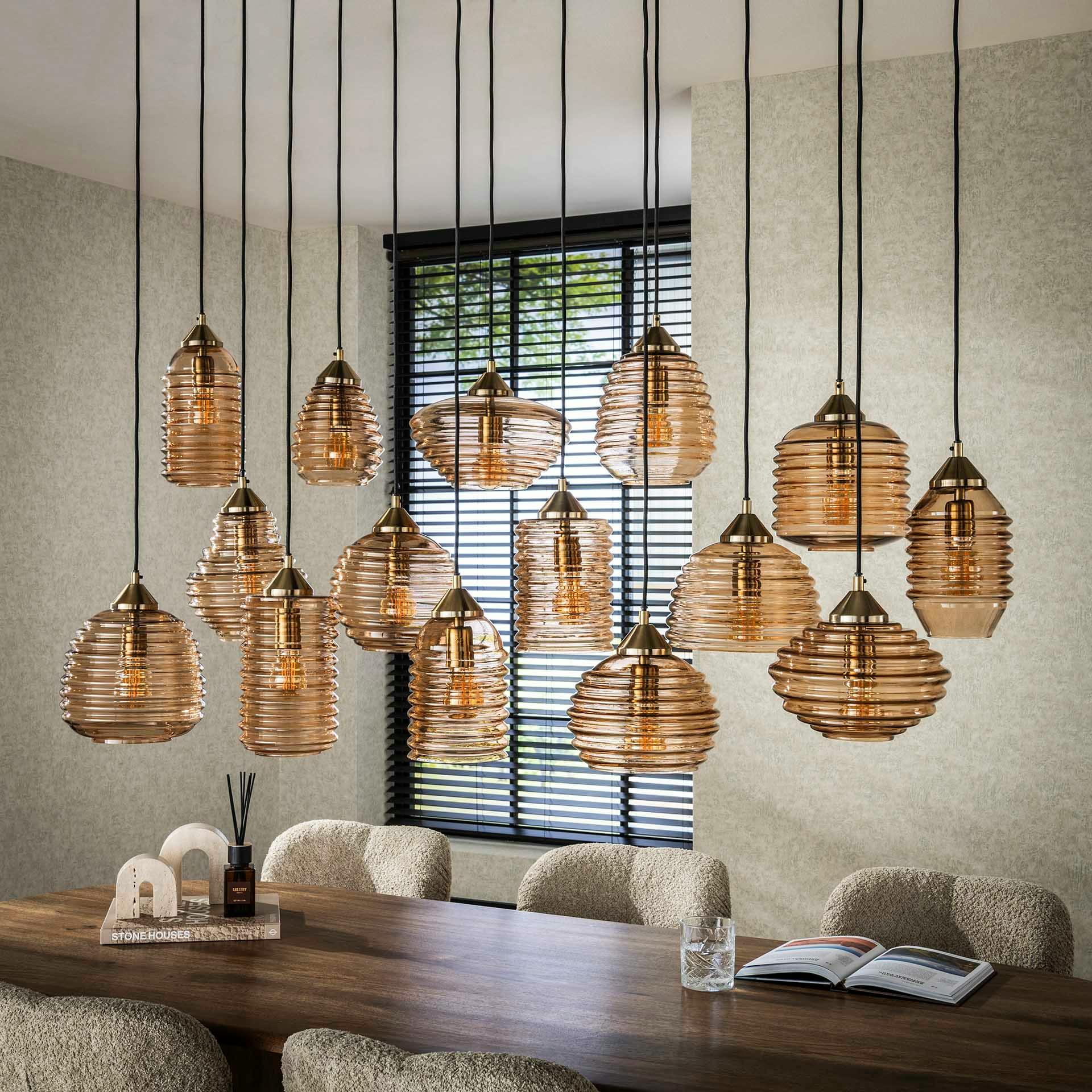 Suspension en verre strié 15 lampes ambrées NOVA