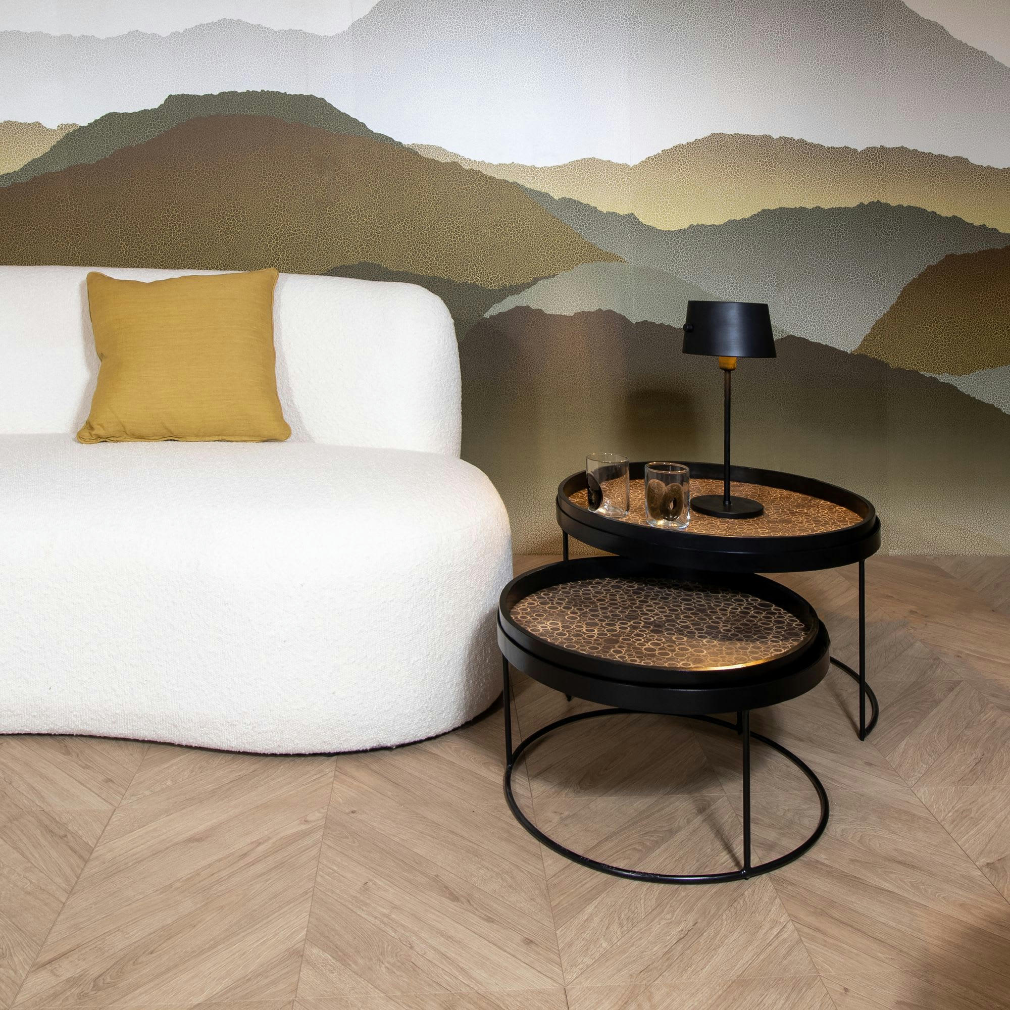 RACHA - Set de 2 tables basses en noix de coco et pieds en métal