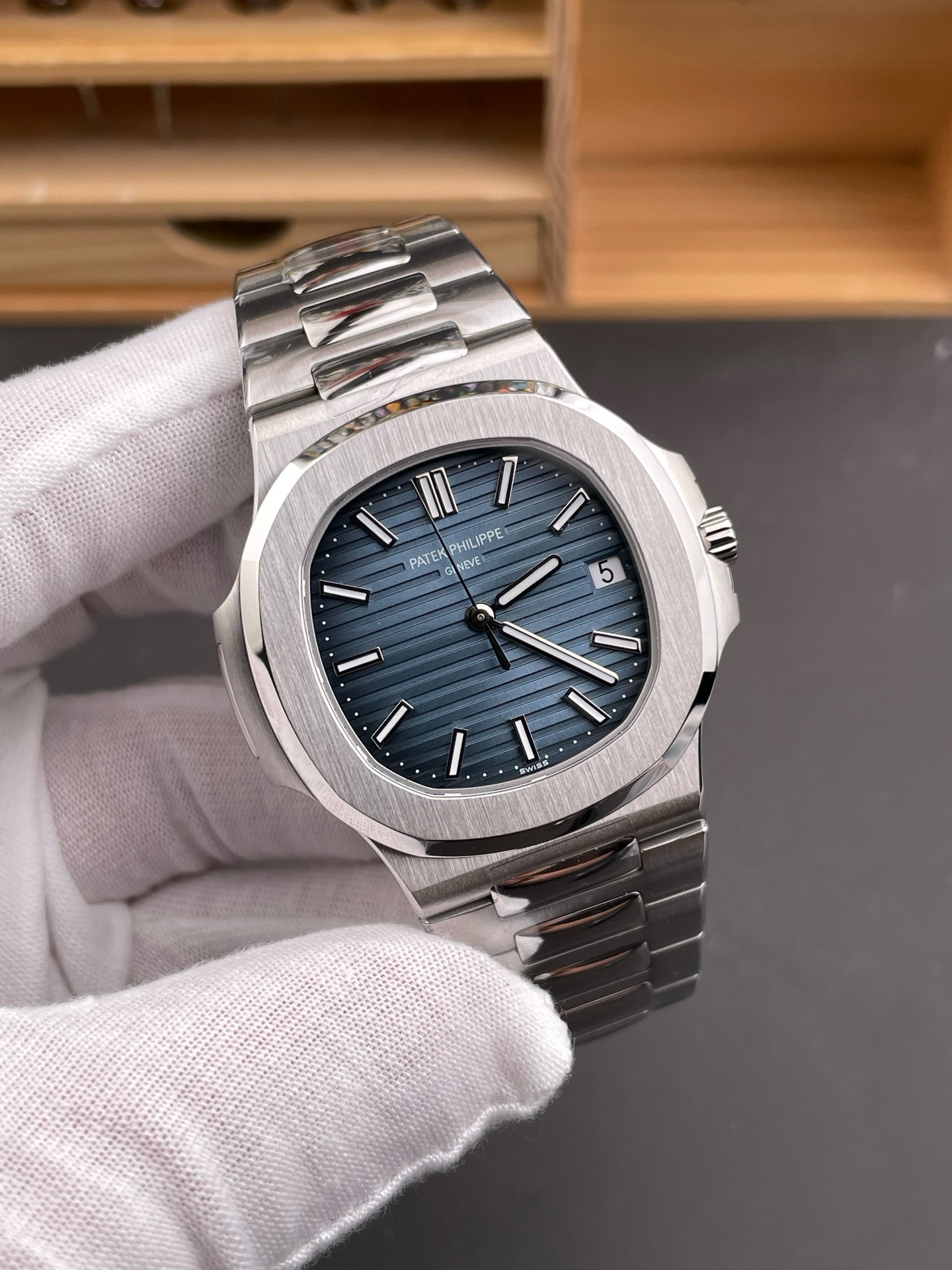 Patek Philippe Nautilus 5711/1A blue dial style -5