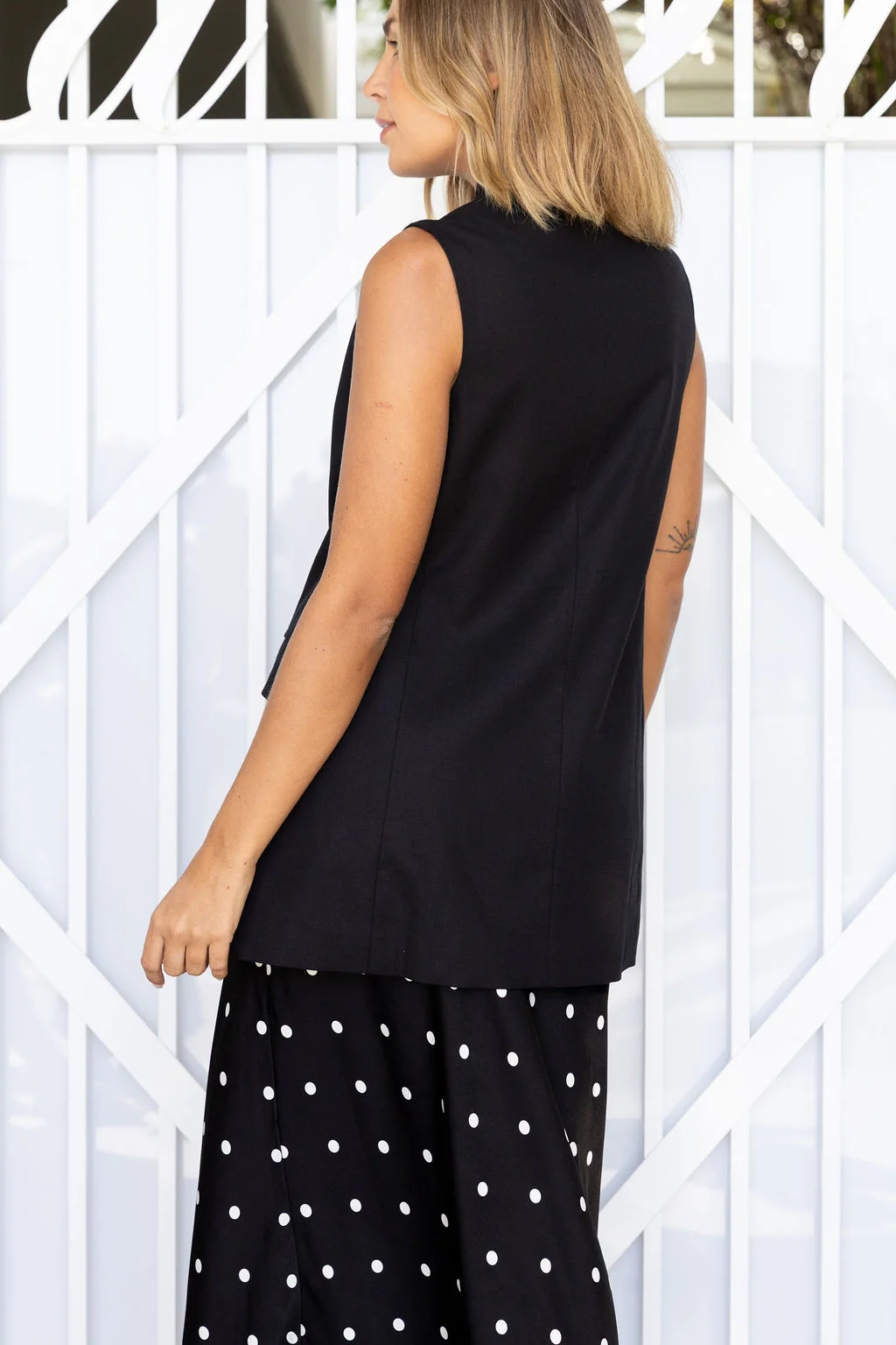 Tammy Linen Blend Longline Vest in Black