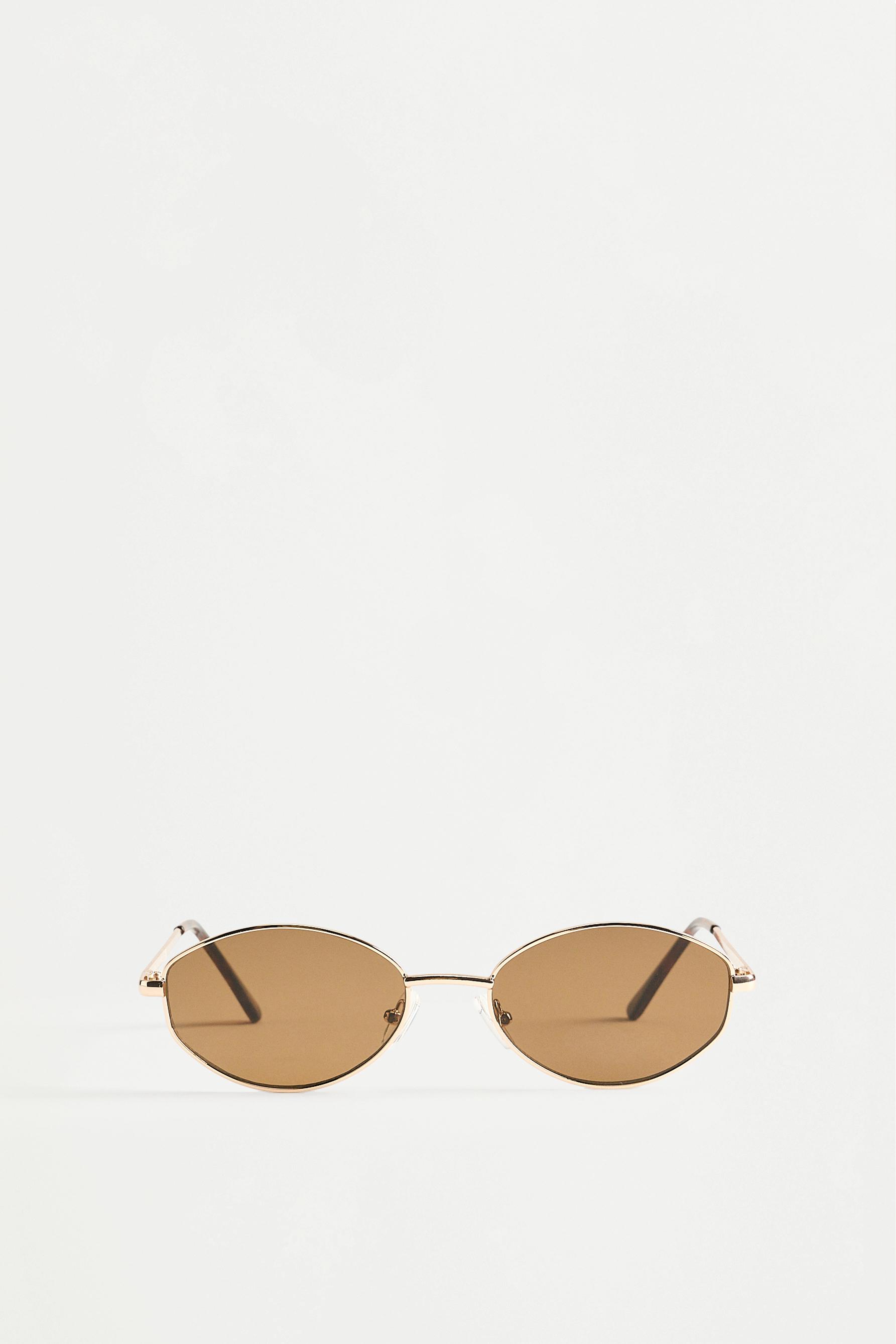 Gafas metálicas ovaladas irregulares