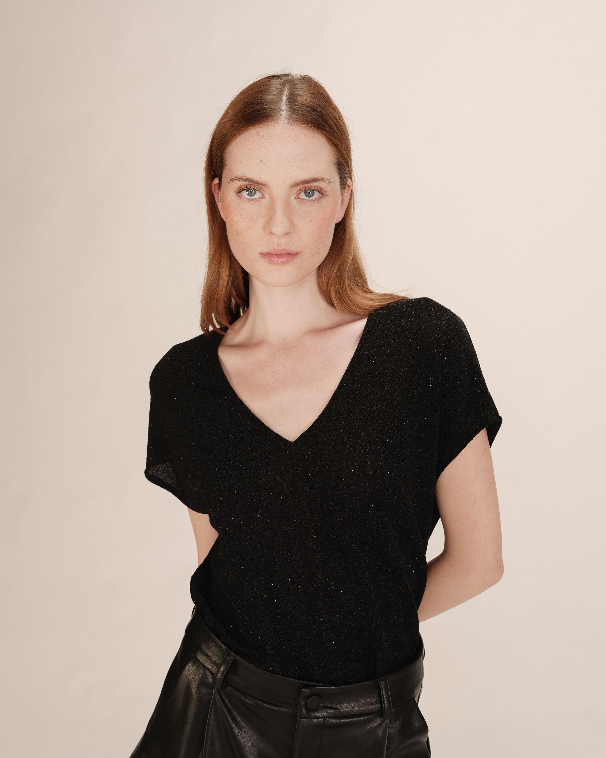 Top col v en lurex noir Tango