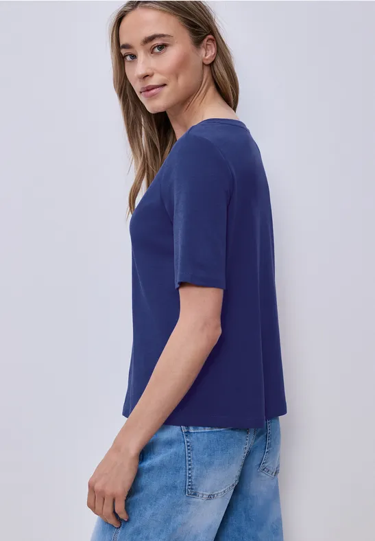 Basic T-Shirt mit V-Neck in Unifarbe