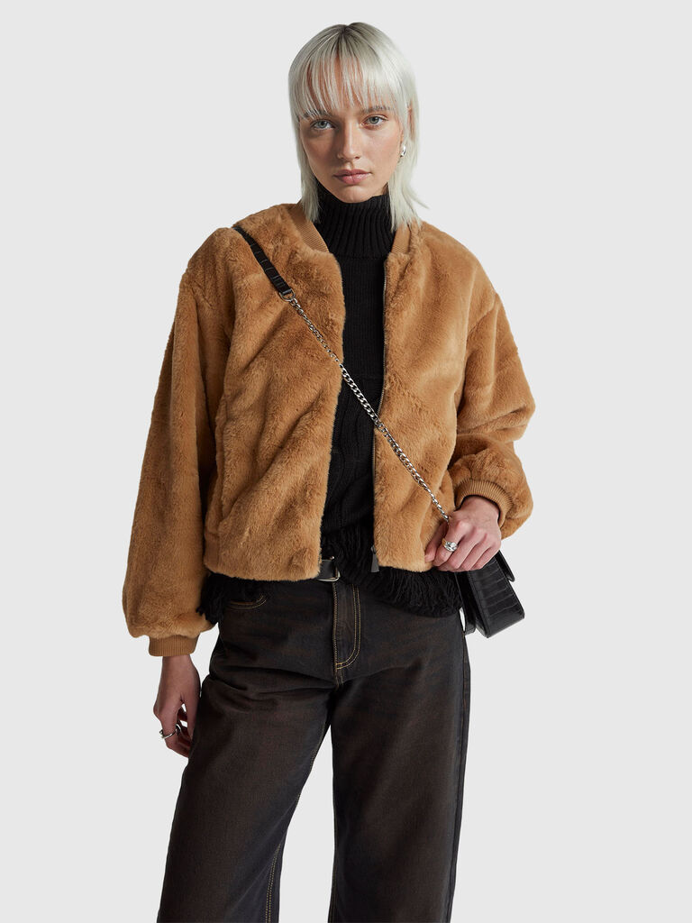 Bomber in faux fur