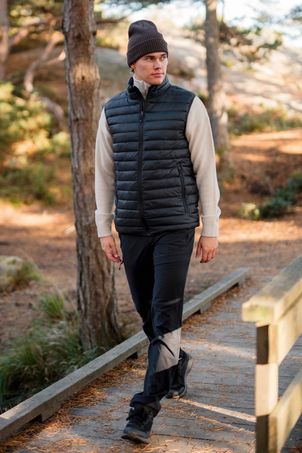 Folgelia vest