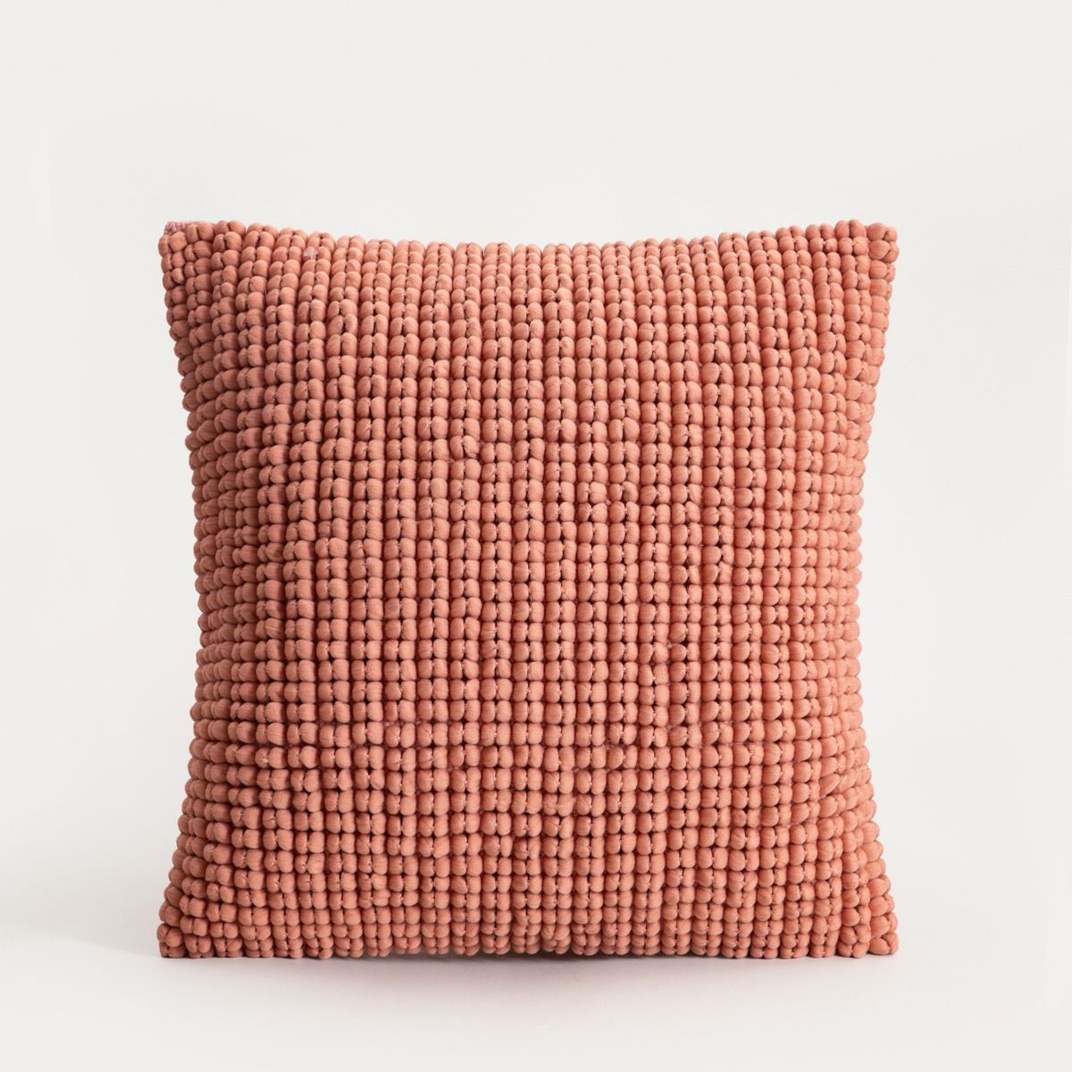 Poszewka ASHA ciemnobeżowa z dekoracyjnym pętelkowym splocie 45x45cm