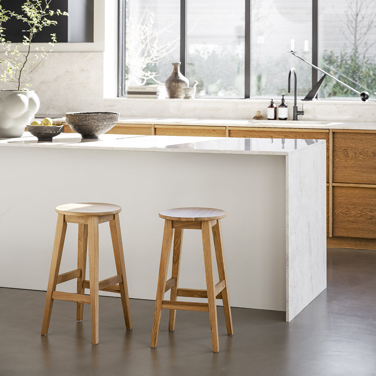 Rowico Home Austin Houten Barkruk voor Kookeiland - 65 cm - Naturel