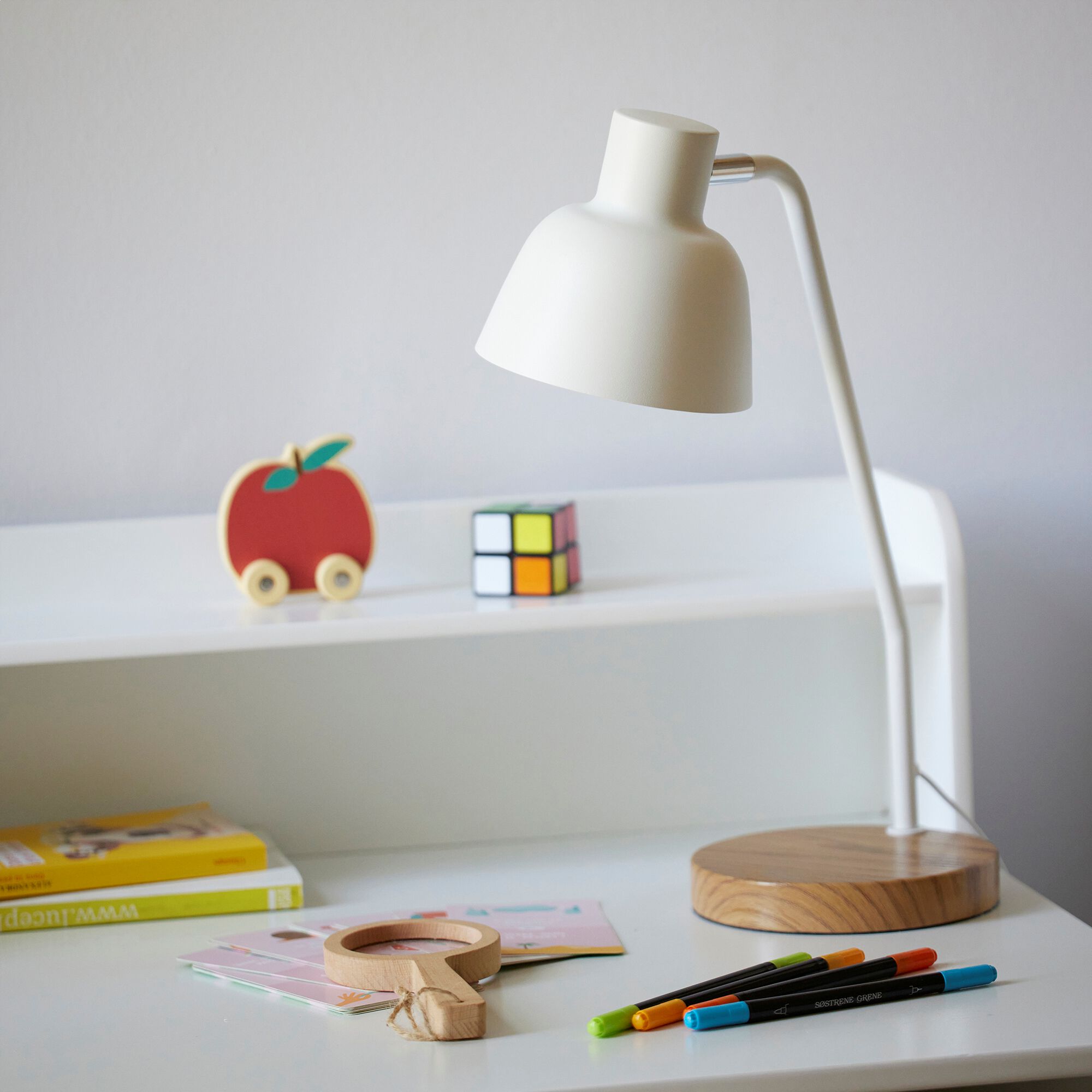 LILA - Lampe à poser électrifiée en bois et métal D41,5cm - blanc