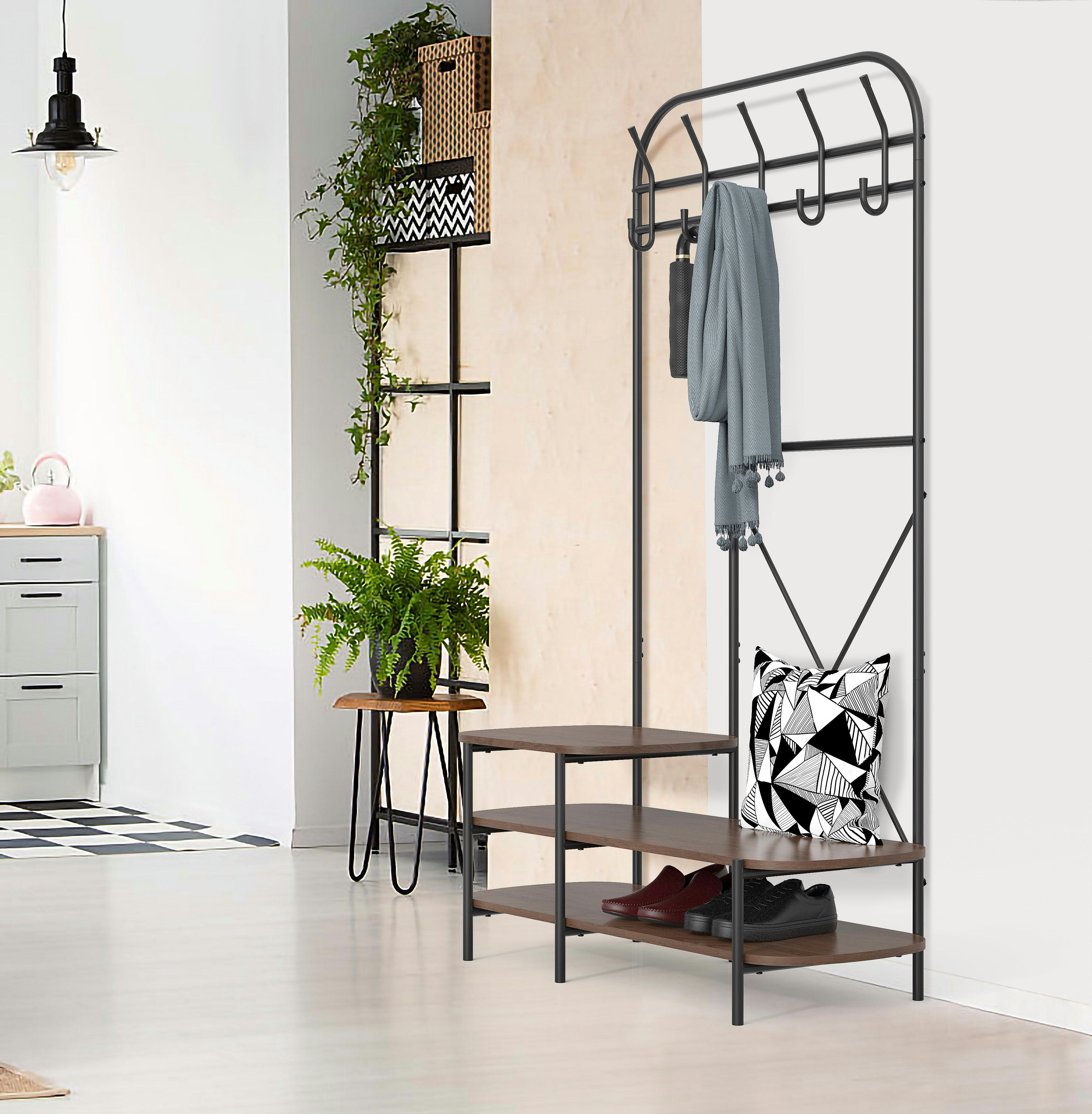 - Vestiaire d'entrée style industriel avec plateaux en bois marron