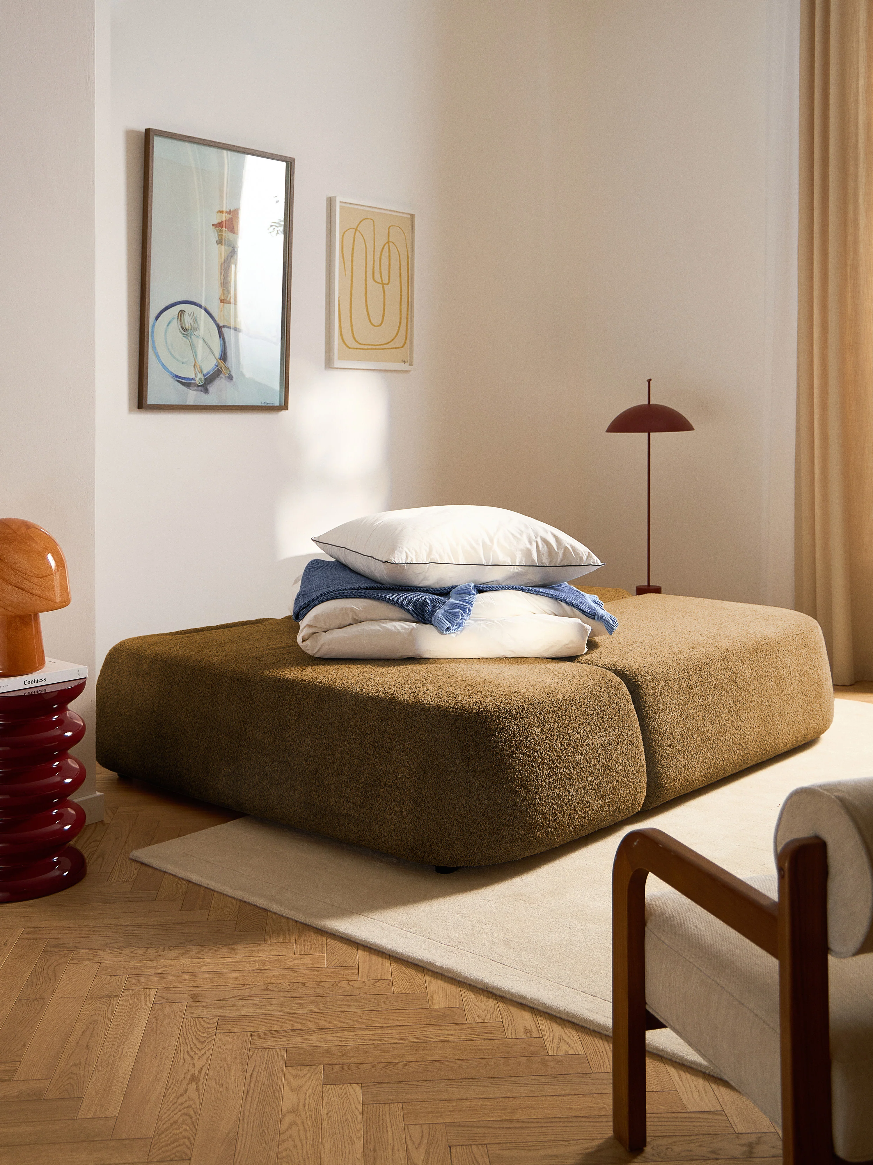 Schlafsofa Pao aus Teddy-Bouclé mit Stauraum