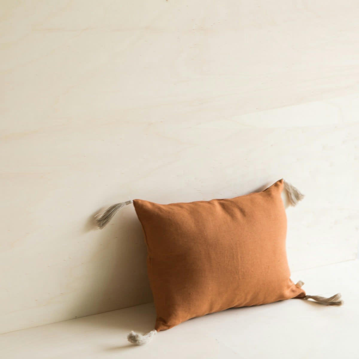 LES ESSENTIELS - Housse de coussin en lin lavé marron cuivre 25x35