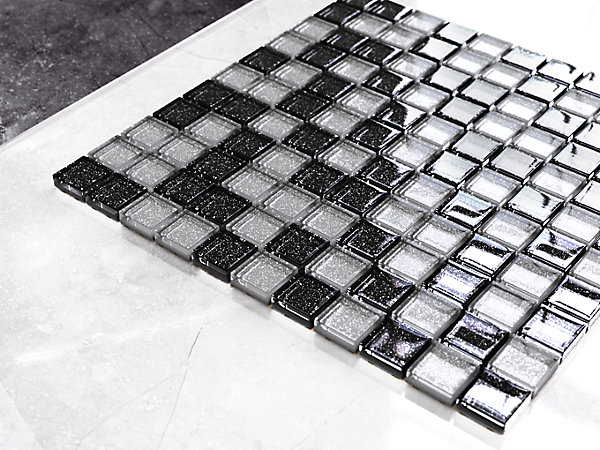 Mosaïque en verre sur filet pour salle de bain ou cuisine 30 cm x 30 cm - Starry black