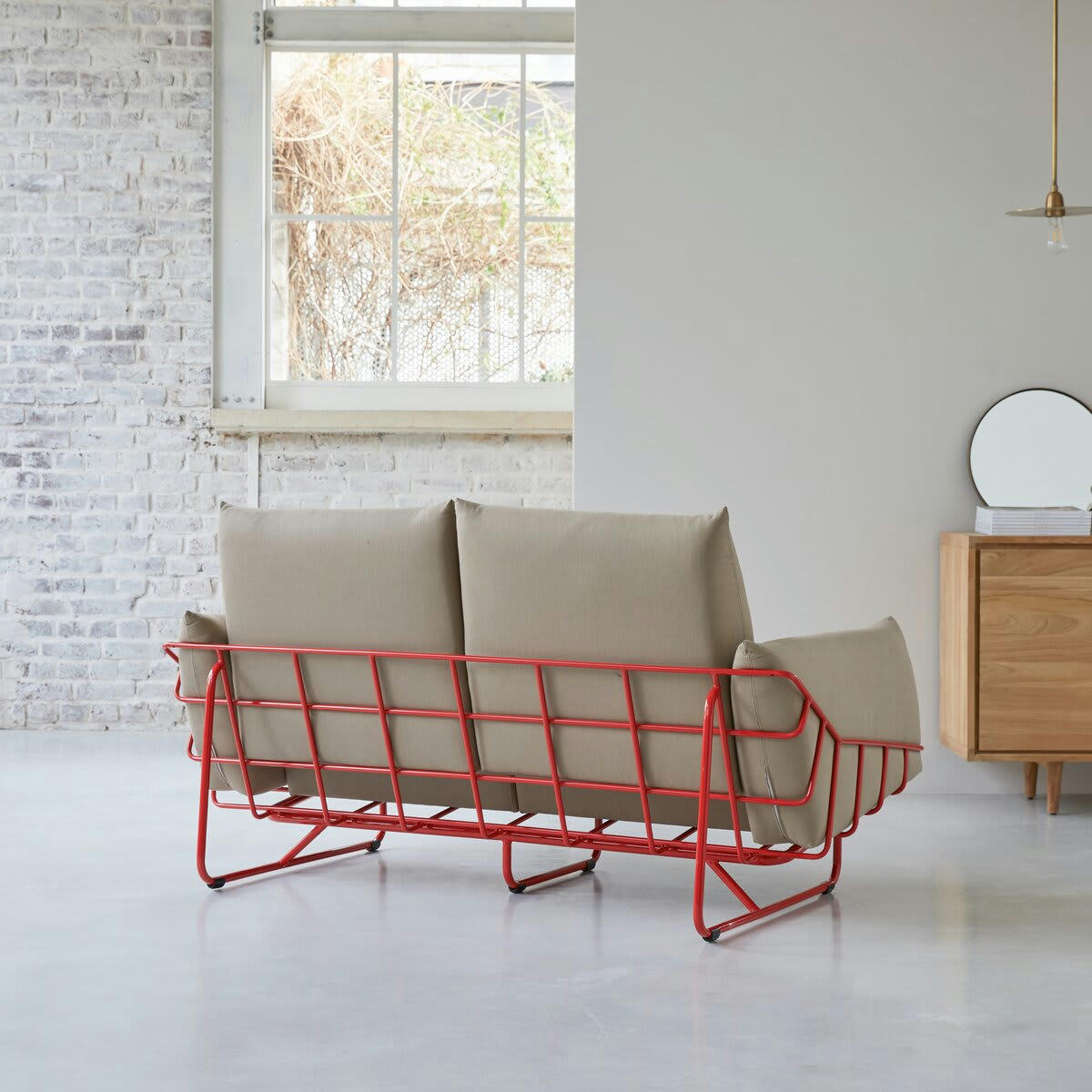 JONAS - Canapé en tissu camel, 2 places