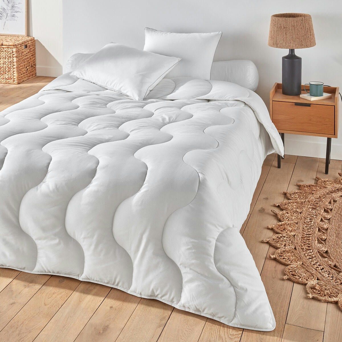 Couette tempérée synthétique anti-acariens