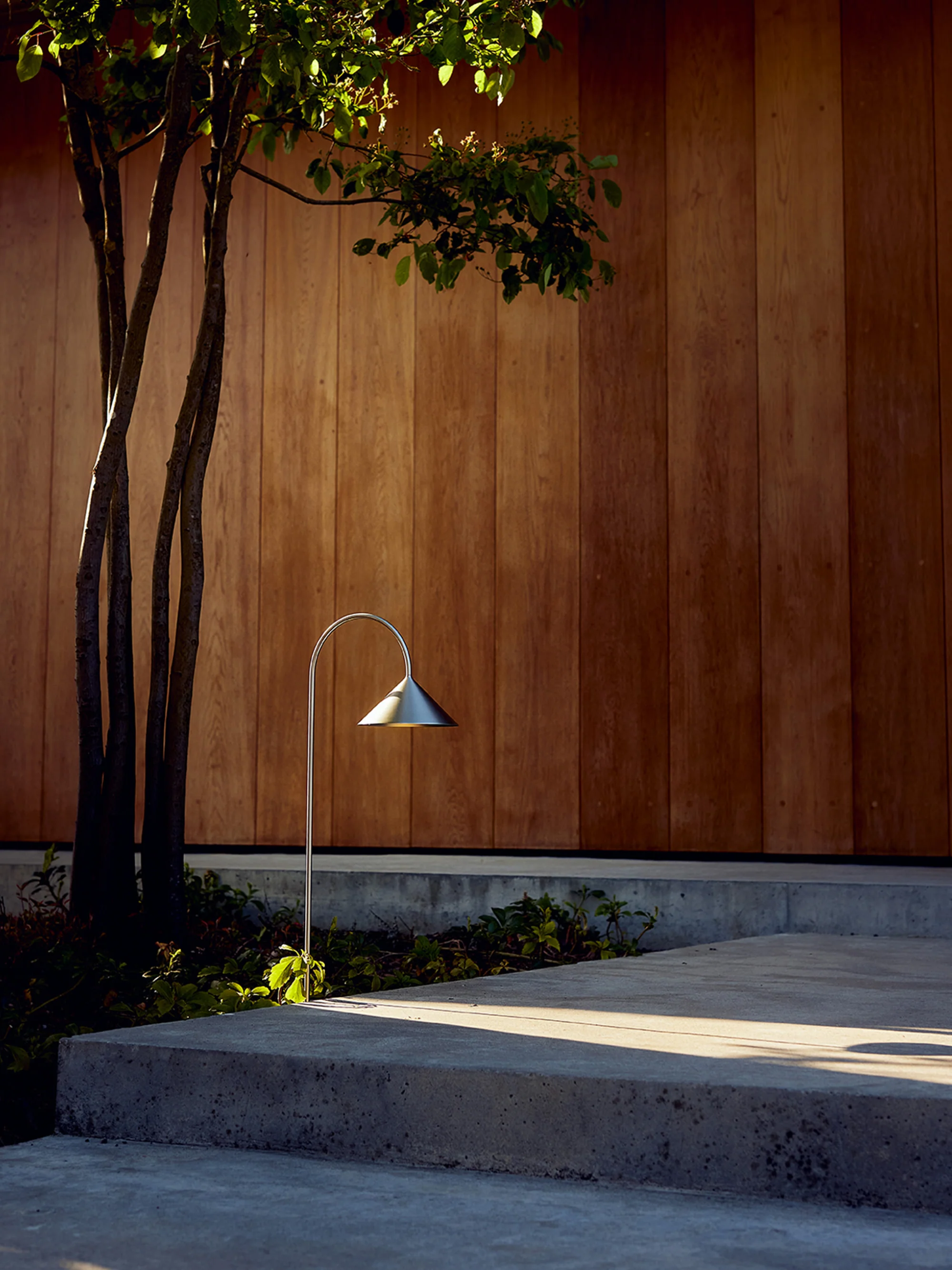 Dimmbare LED-Stehlampe Grasp