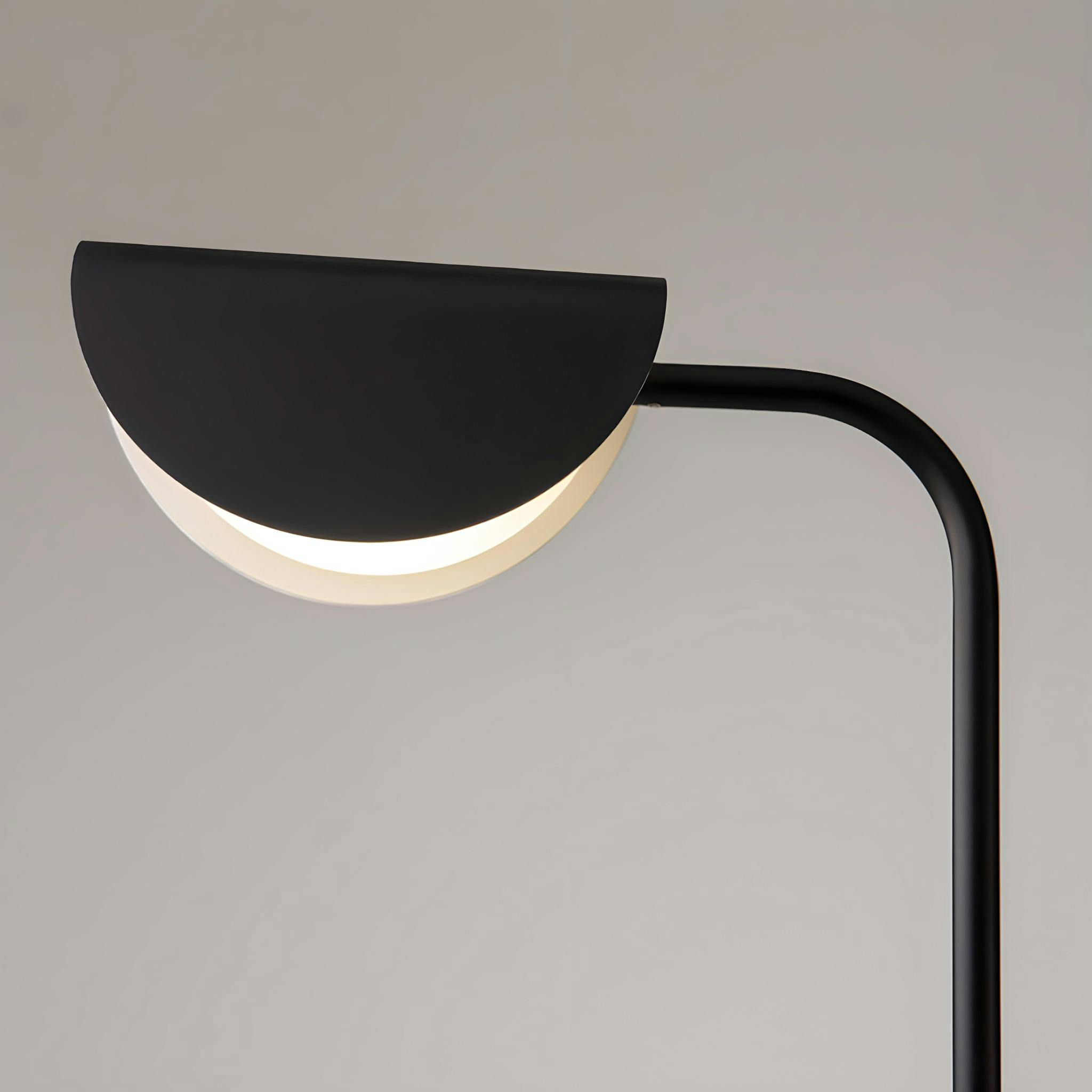 Lampadaire design noir - abat jour plié, interrupteur LENORE