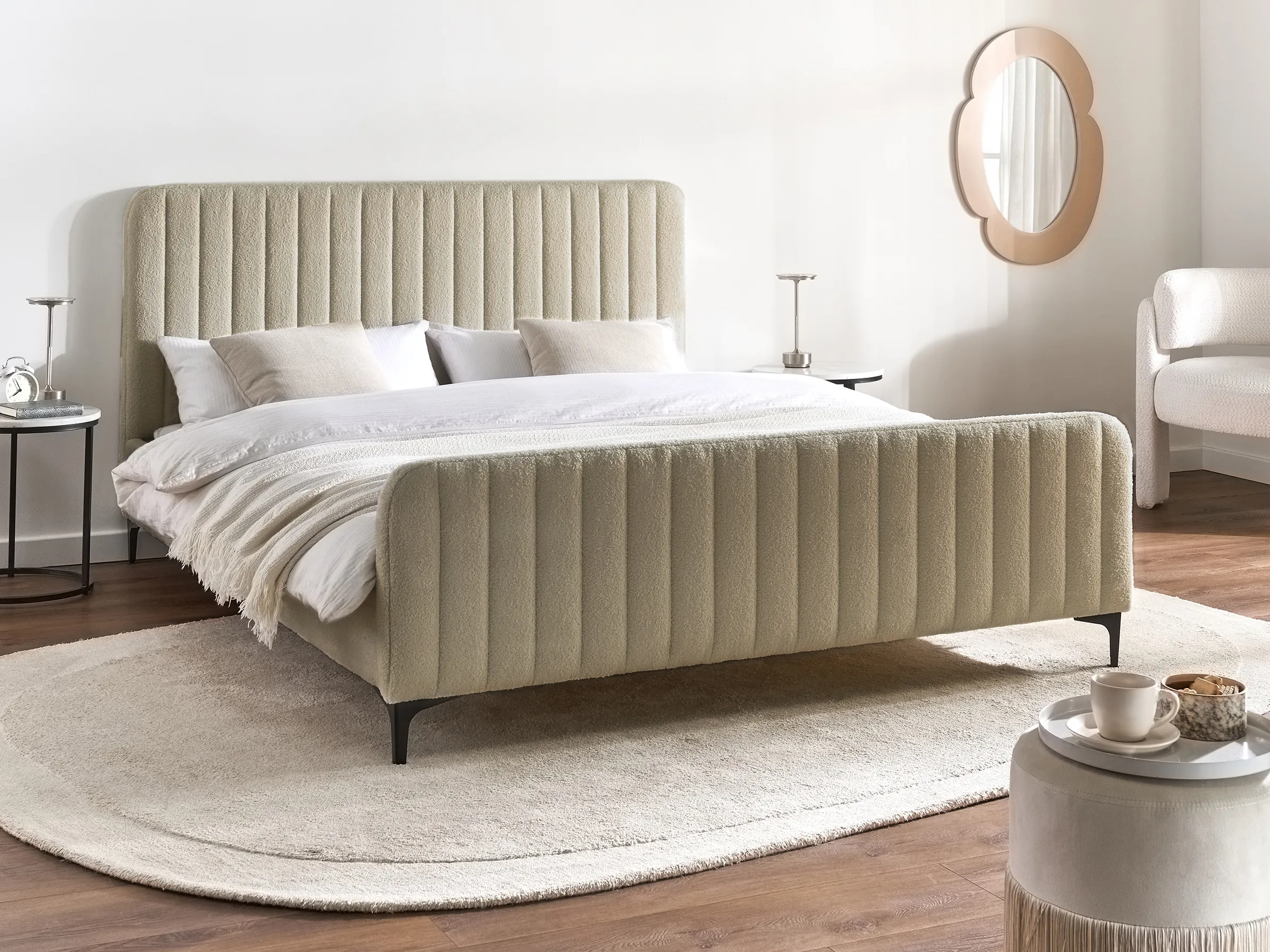 Bed Boucle LUNAN 160 x 200 cm (EU King Size) Beige