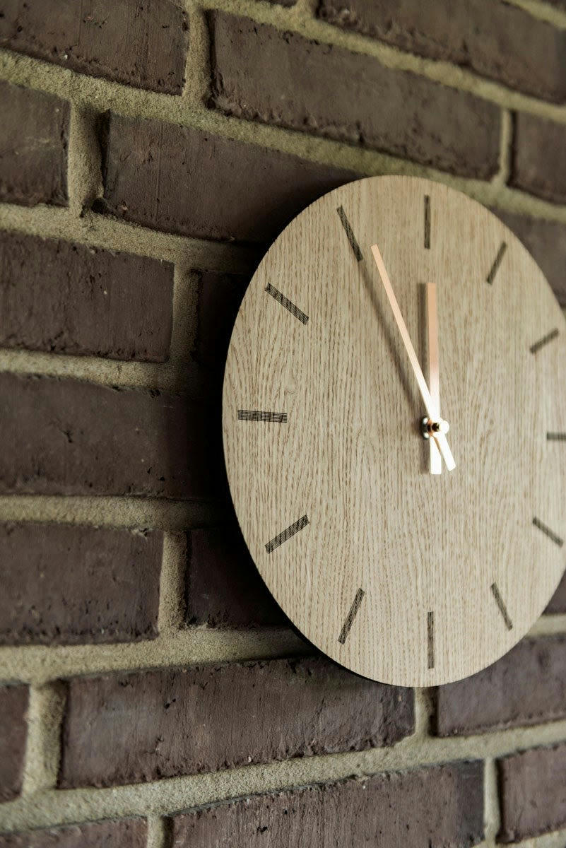 - Horloge murale en bois beige D28cm